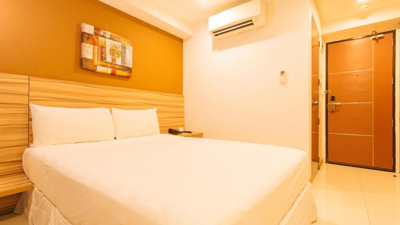 Guijo Suites Makati Makati City Esterno foto