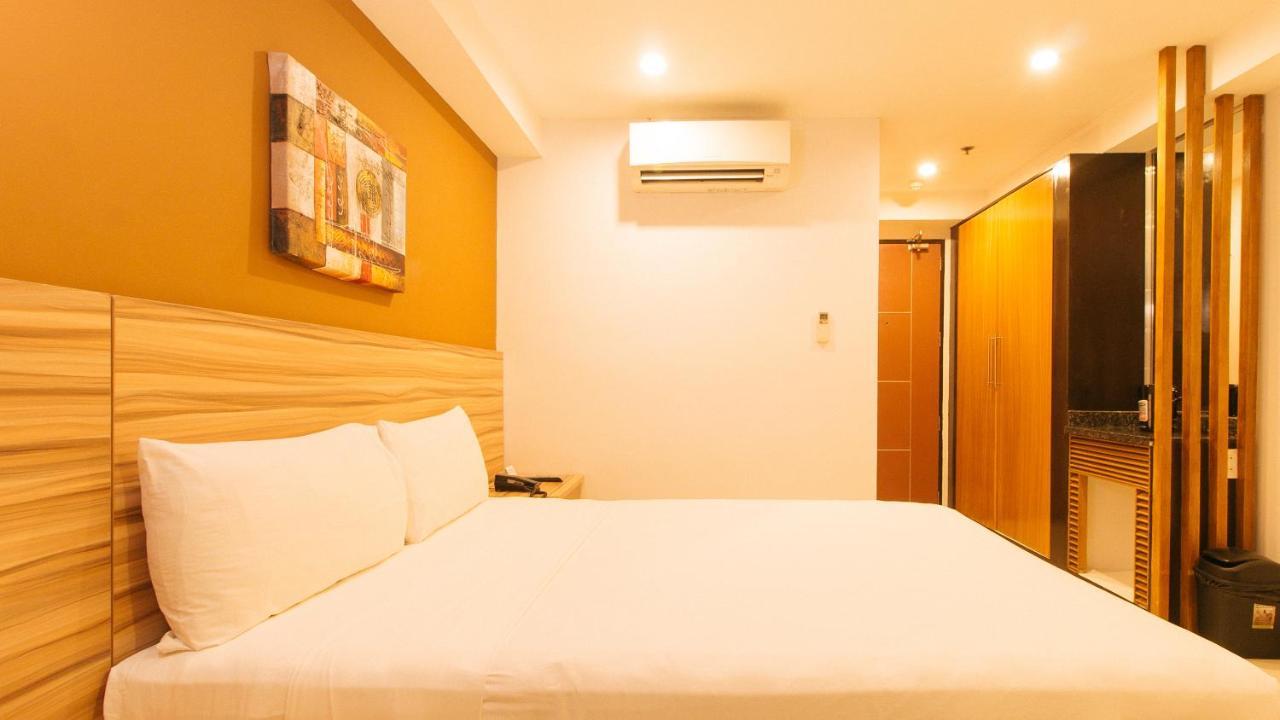 Guijo Suites Makati Makati City Esterno foto