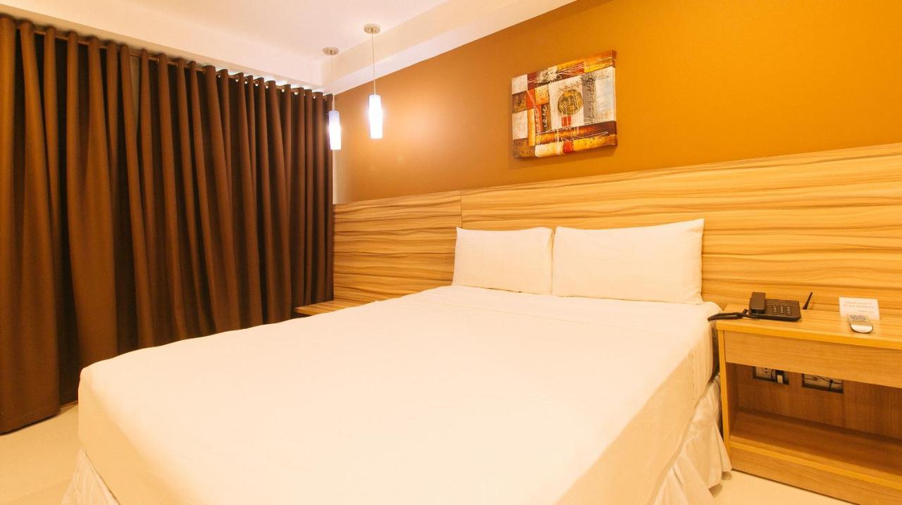 Guijo Suites Makati Makati City Esterno foto